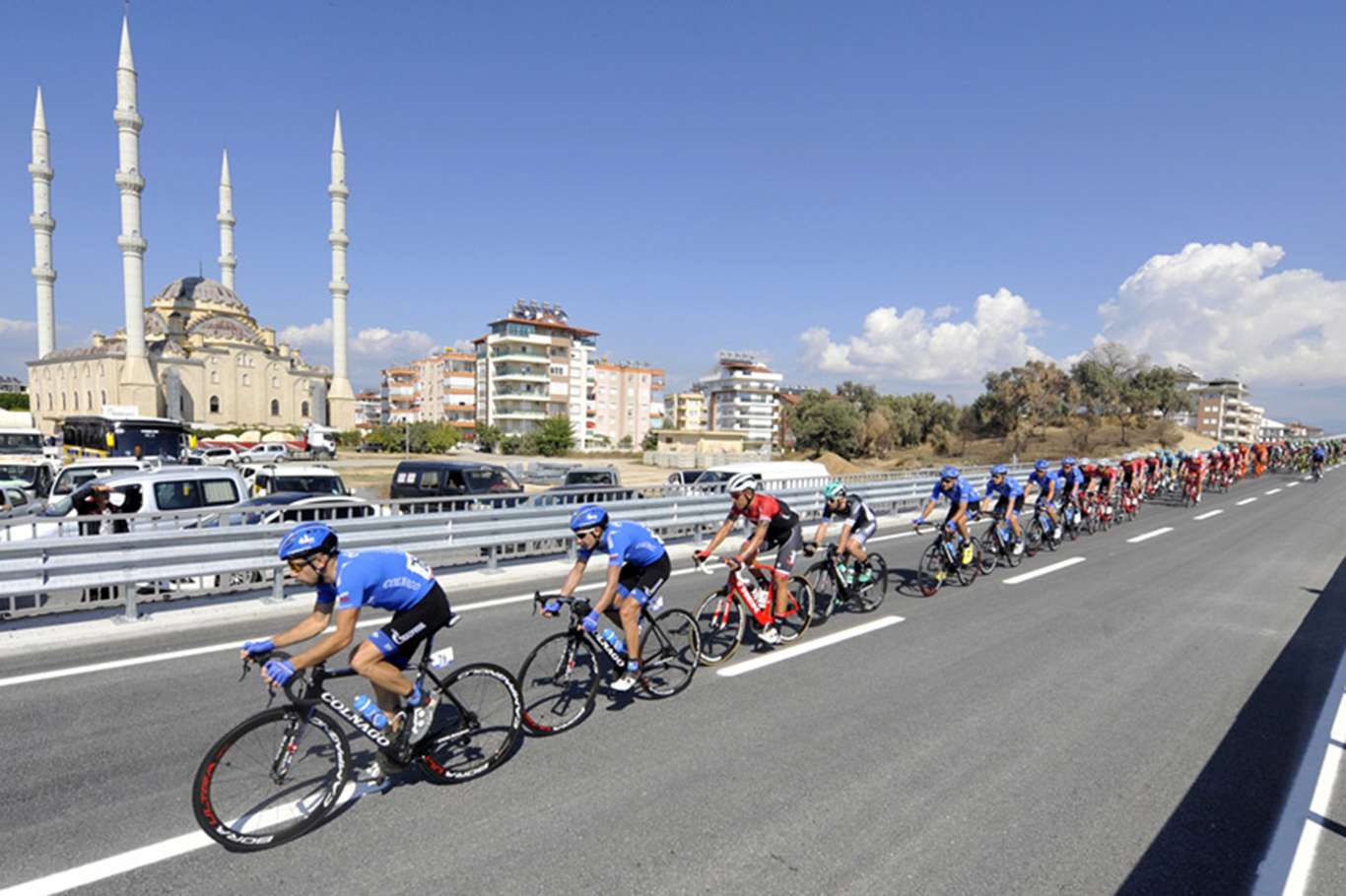 İstanbullular dikkat! Bazı yollar trafiğe kapatıldı İstanbullular dikkat! Bazı yollar trafiğe kapatıldı